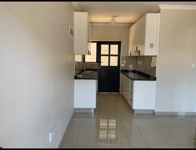 BUSINESS PROPERTY TO RENT IN EASTBURY